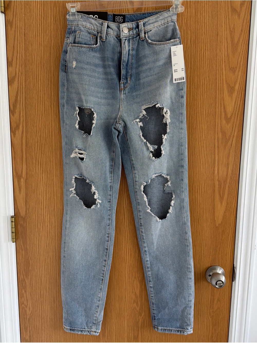 NWT BDG Urban Outfitters Mom High-Rise Jeans Medium Wash Distressed Size 25